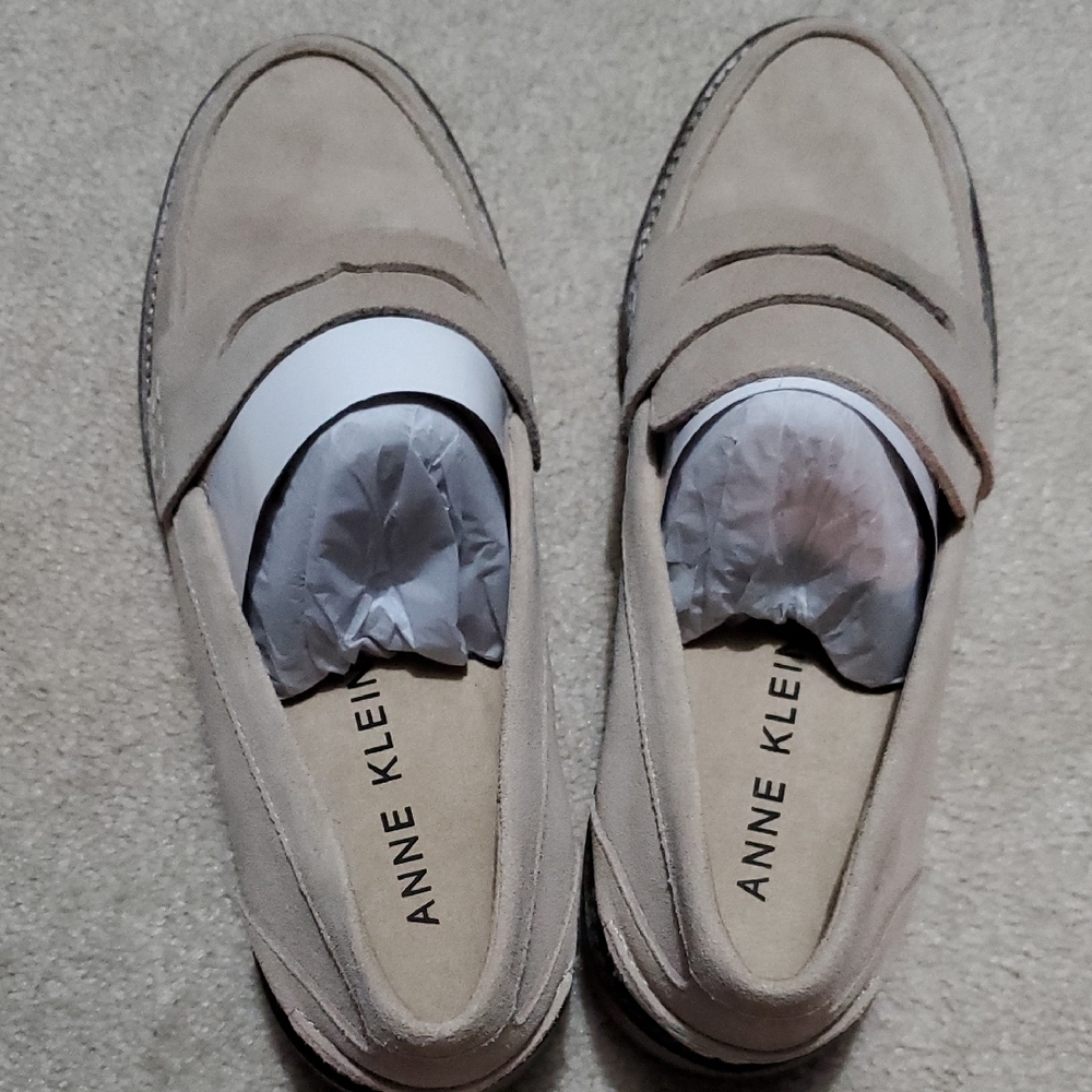 Anne Klein Women's Beige Loafers.  Soft Sole Brand New